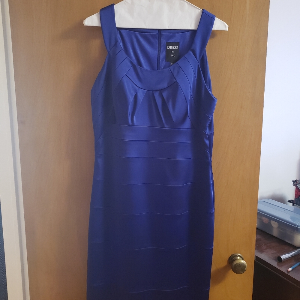 Dress - Picture 5 of 6